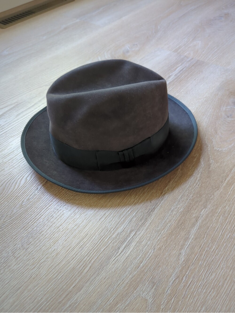 Royal Stetson Mens Vintage Brown Felt Fedora Hat Size7 5/8 With Satin Lining